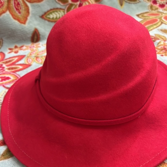 Vintage red wool hat - Picture 11 of 13